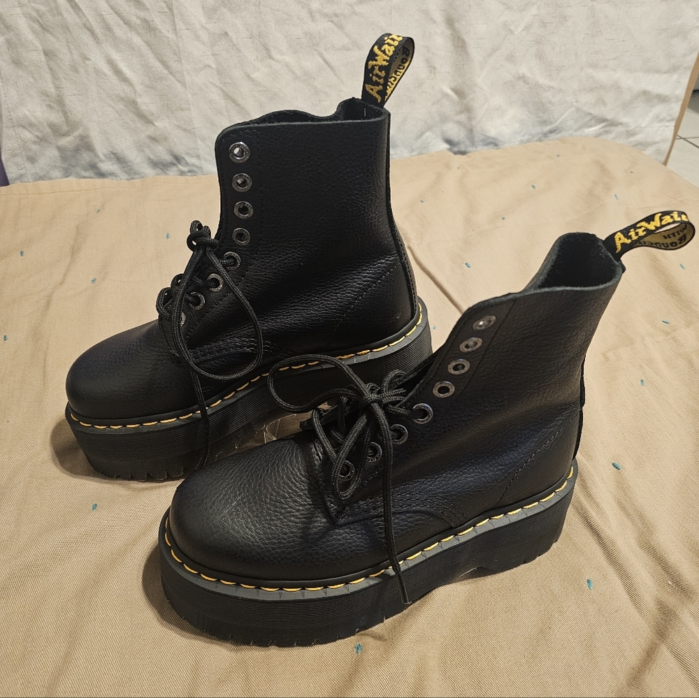 Dr. Martens Pascal Max Platform Boot Sz 8 Black